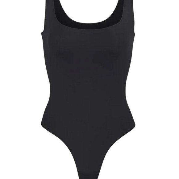 SKIMS Women's Essential Curve-Hugging Scoop Neck Bodysuit Size S/M In Onyx - Picture 2 of 6